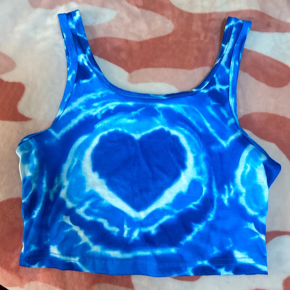 Blue tie dye crop top!!